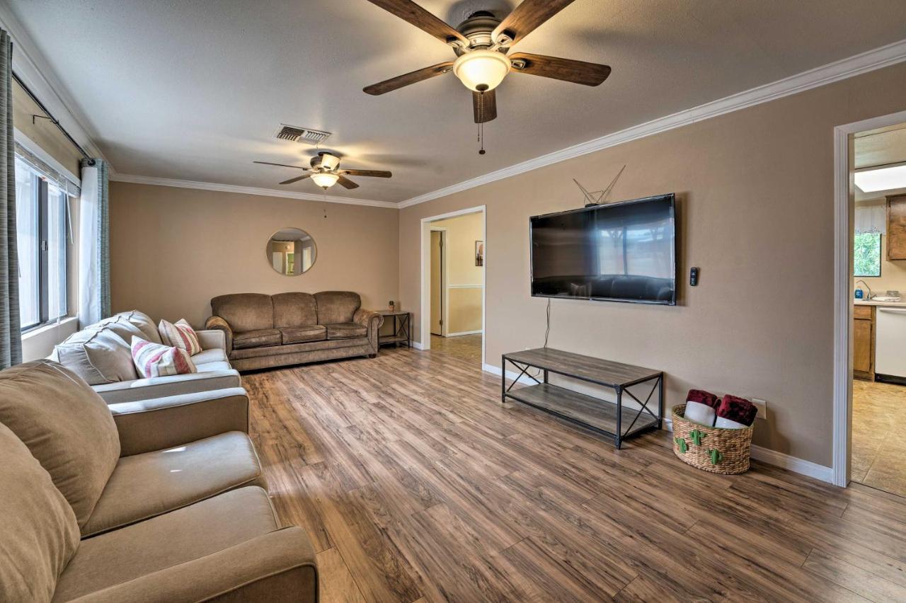 Updated Family Home - 2 Blocks To Colorado River! Bullhead City Kültér fotó